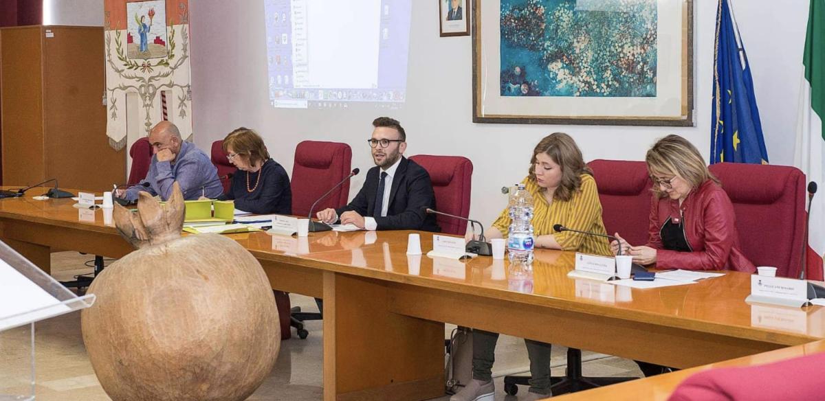 Base Espositiva In Acrilico Trasparente - 6x1.2 Pollici, Per Collezionabili, Gioielli E Oggetti Da Mostrare - Foto 12